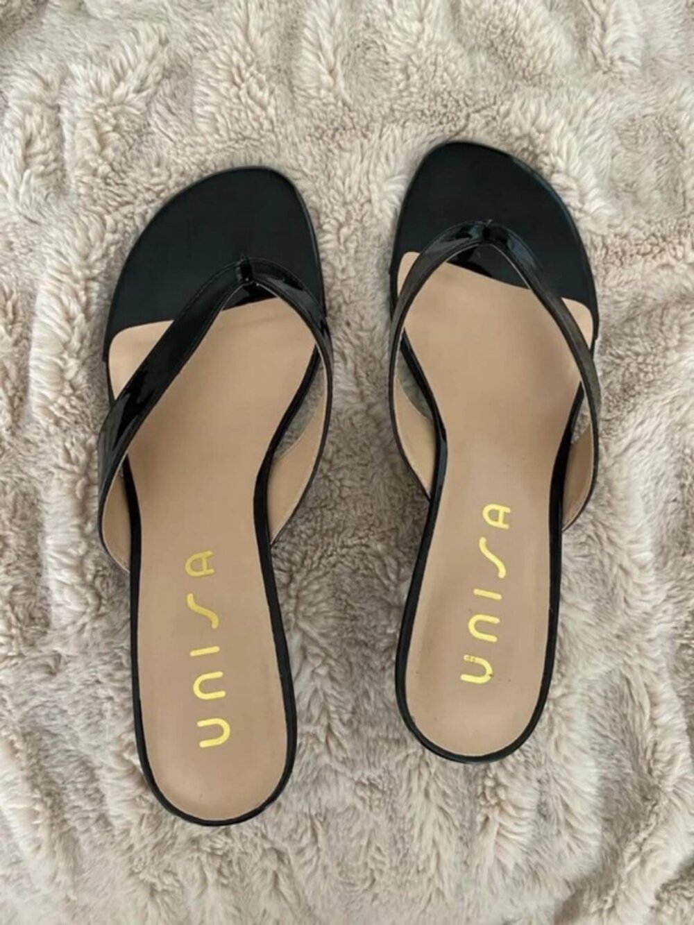 Kitten heels